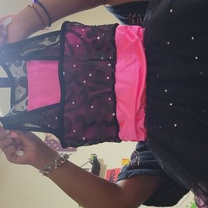 Black and pink crystal studded ballet outfit w/attached shorts. Size IC (3-5 yr)